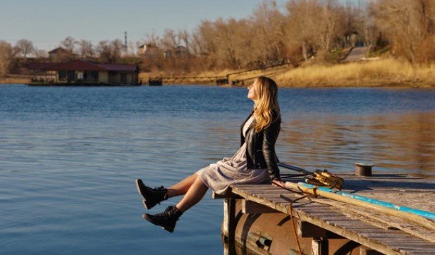 Simple Ways to Check In With Yourself Throughout the Day